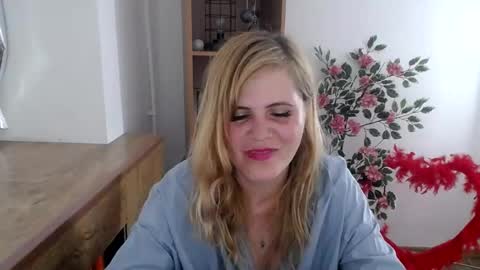 Snapshot of vanillaloveli chatting on June 2026 10:22:01 PM vanillaloveli online show from June 2026 10:22:01 PM