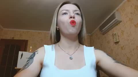 VanillaMuffin online show from September 2025 11:54:02 AM