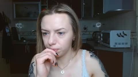 VanillaMuffin online show from November 2025 07:07:03 AM