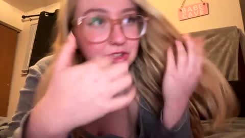 Snapshot of vanillapuddingpie chatting on December 2024 02:45:02 AM vanillapuddingpie online show from December 2024 02:45:02 AM