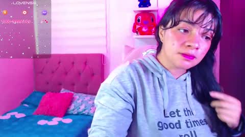 Snapshot of vannessa_shy chatting on December 2024 08:11:01 PM Vanesa online show from December 2024 08:11:01 PM