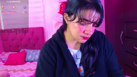 Snapshot of vannessa_shy chatting on January 2025 04:46:02 PM Vanesa online show from January 2025 04:46:02 PM