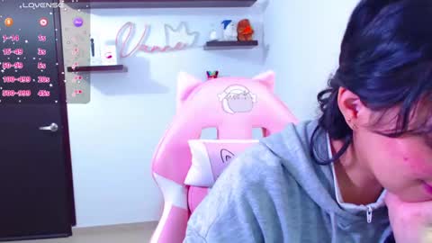 Snapshot of vannessa_shy chatting on March 2025 08:52:01 PM Vanesa online show from March 2025 08:52:01 PM