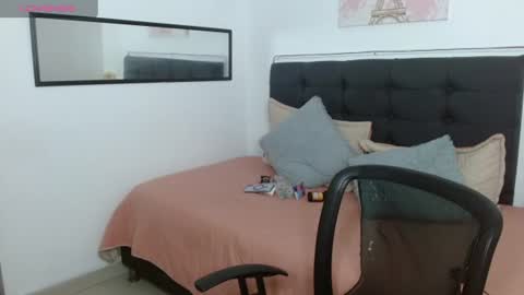Snapshot of vannesweet_ chatting on June 2026 07:38:02 PM vane online show from June 2026 07:38:02 PM