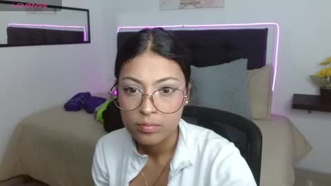 Snapshot of vannesweet_ chatting on June 2026 09:07:02 PM vane online show from June 2026 09:07:02 PM