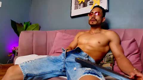 Vans Ross online show from March 2026 07:32:01 PM