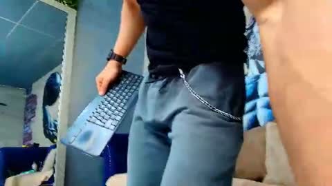 Snapshot of vans_ross chatting on June 2026 02:19:02 PM Vans Ross online show from June 2026 02:19:02 PM