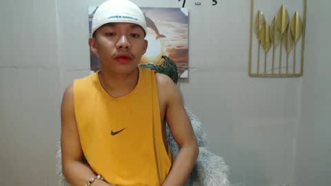 Snapshot of vanxxx2005 chatting on December 2024 12:41:02 PM vanxxx2005 online show from December 2024 12:41:02 PM