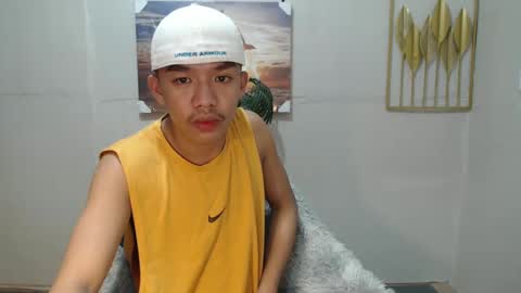 Snapshot of vanxxx2005 chatting on December 2024 03:45:02 PM vanxxx2005 online show from December 2024 03:45:02 PM