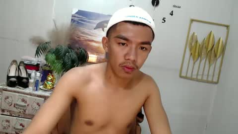 Snapshot of vanxxx2005 chatting on February 2025 03:06:01 PM vanxxx2005 online show from February 2025 03:06:01 PM