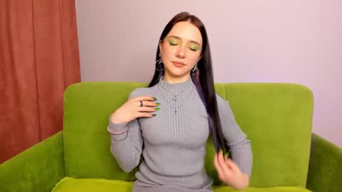 Snapshot of vasilisalove chatting on December 2024 01:47:01 AM VasilisaLove online show from December 2024 01:47:01 AM