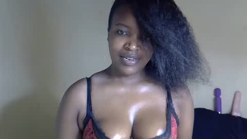 Snapshot of veesazii chatting on May 2026 04:19:01 AM veesazii online show from May 2026 04:19:01 AM