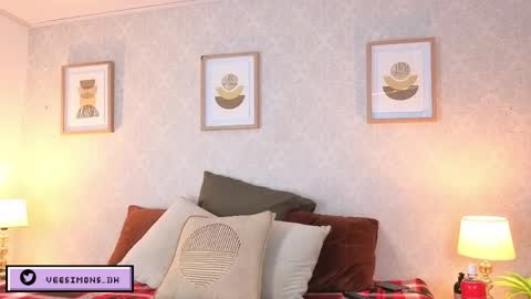 Vee Simons online show from March 2026 07:29:01 PM