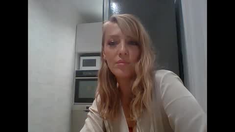 Snapshot of veessa chatting on November 2025 05:35:01 PM Veessa online show from November 2025 05:35:01 PM