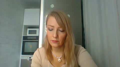 Snapshot of veessa chatting on January 2026 12:10:02 PM Veessa online show from January 2026 12:10:02 PM