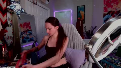 Snapshot of veeweatherbee chatting on September 2025 11:28:01 PM Violet Weatherbee online show from September 2025 11:28:01 PM