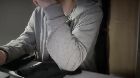 velian_hard online show from November 2025 07:29:02 PM