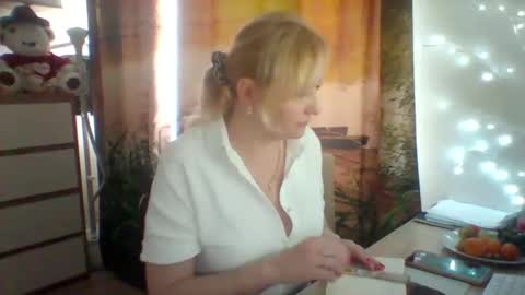 Snapshot of velka_raspberry chatting on June 2026 12:52:02 PM velka_raspberry online show from June 2026 12:52:02 PM