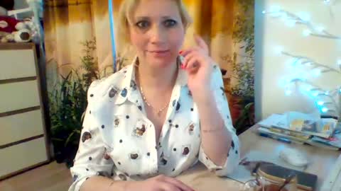 Snapshot of velka_raspberry chatting on June 2026 04:41:01 PM velka_raspberry online show from June 2026 04:41:01 PM