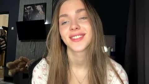 Nia online show from April 2026 05:16:02 PM