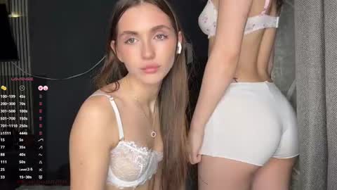 Nia online show from April 2026 07:58:01 PM