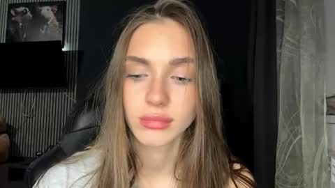 Nia online show from April 2026 06:09:02 PM