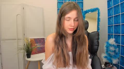 velvet_cherry online show from December 2024 01:34:02 PM