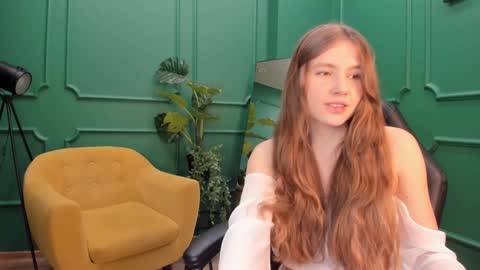 velvet_cherry online show from January 2025 03:37:01 PM