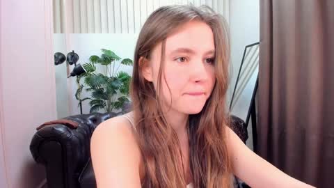 velvet_cherry online show from February 2025 06:37:02 PM