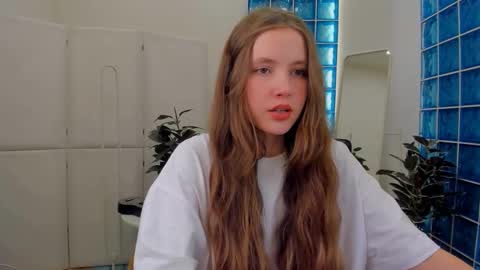 velvet_cherry online show from March 2025 06:19:02 PM