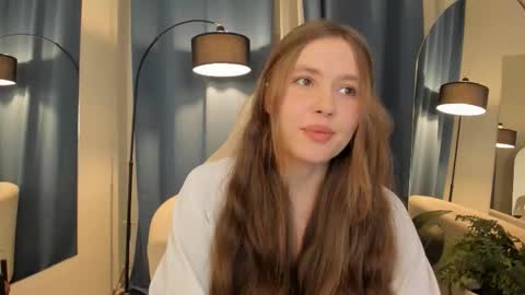 velvet_cherry online show from December 2025 03:21:02 PM