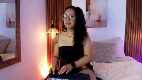 Emma Curly online show from April 2026 12:29:02 PM