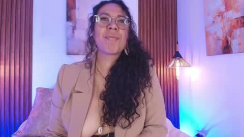 Emma Curly online show from May 2026 02:45:01 PM