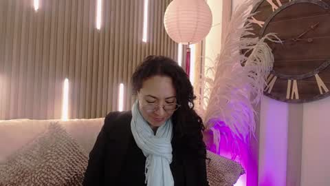 Emma Curly online show from May 2026 12:35:02 PM