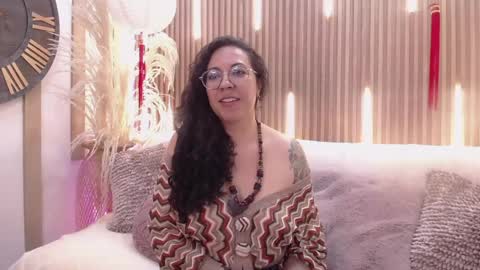 Emma Curly online show from May 2026 12:45:02 PM