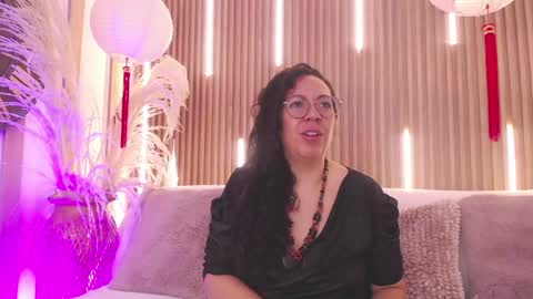 Emma Curly online show from May 2026 12:14:02 PM