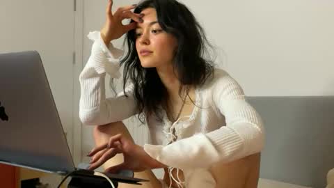 Jess online show from February 2026 02:30:01 AM