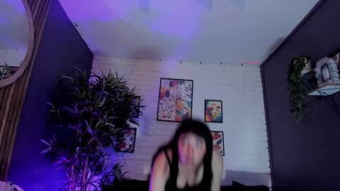 Isabella  online show from December 2025 11:26:02 AM