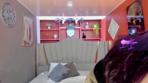 Isabella  online show from January 2026 11:36:01 AM