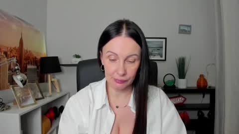 Jasmine online show from October 2025 05:38:02 AM