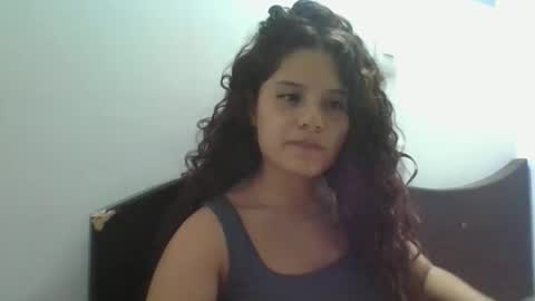 velvet_moon_v online show from April 2026 10:48:02 PM