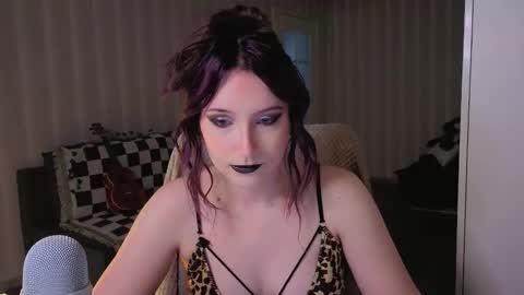 Snapshot of velvet_siren chatting on May 2026 12:46:01 PM Violet online show from May 2026 12:46:01 PM