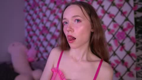 Polly online show from November 2025 06:18:02 PM