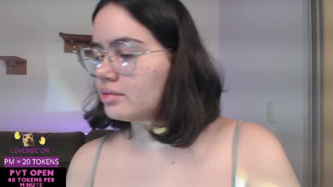 Snapshot of velvetcrystal chatting on May 2026 12:49:01 AM Crystal PVT OPEN online show from May 2026 12:49:01 AM