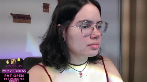 Snapshot of velvetcrystal chatting on May 2026 12:50:02 AM Crystal PVT OPEN online show from May 2026 12:50:02 AM