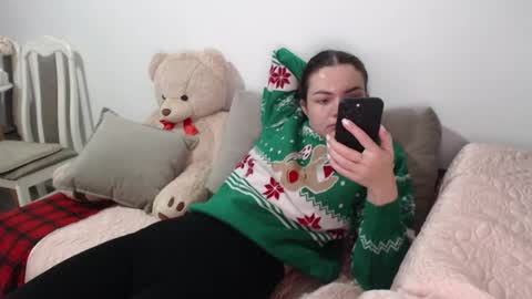 Snapshot of velvetmoon123 chatting on December 2025 10:03:01 PM velvetmoon123 online show from December 2025 10:03:01 PM