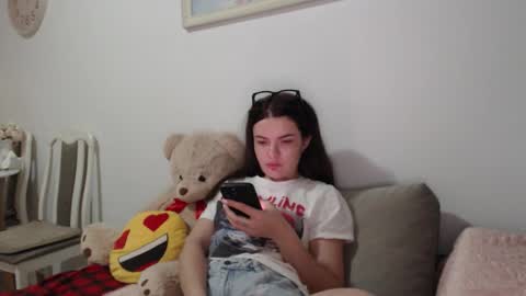 Snapshot of velvetmoon123 chatting on December 2025 07:53:01 PM velvetmoon123 online show from December 2025 07:53:01 PM