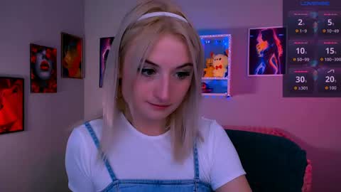 Snapshot of venezia_barton chatting on May 2026 07:10:01 PM venezia_barton online show from May 2026 07:10:01 PM