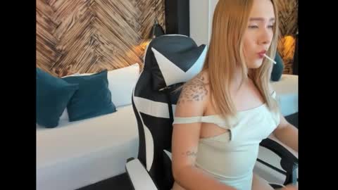 V E N U S  online show from November 2025 07:25:02 PM