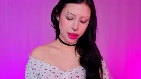 Vivian online show from November 2025 04:12:02 AM